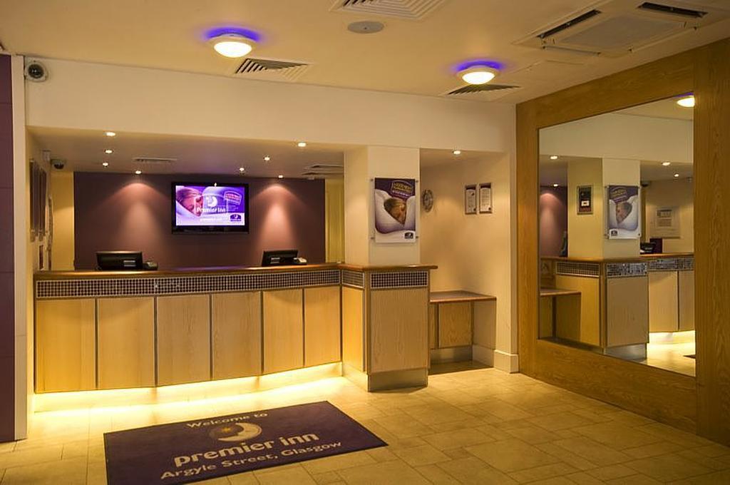 Premier Inn Glasgow City Centre - Argyle Street Екстер'єр фото