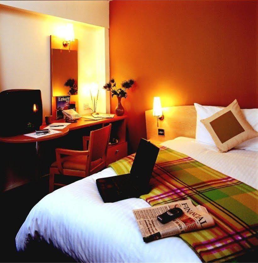 Premier Inn Glasgow City Centre - Argyle Street Екстер'єр фото